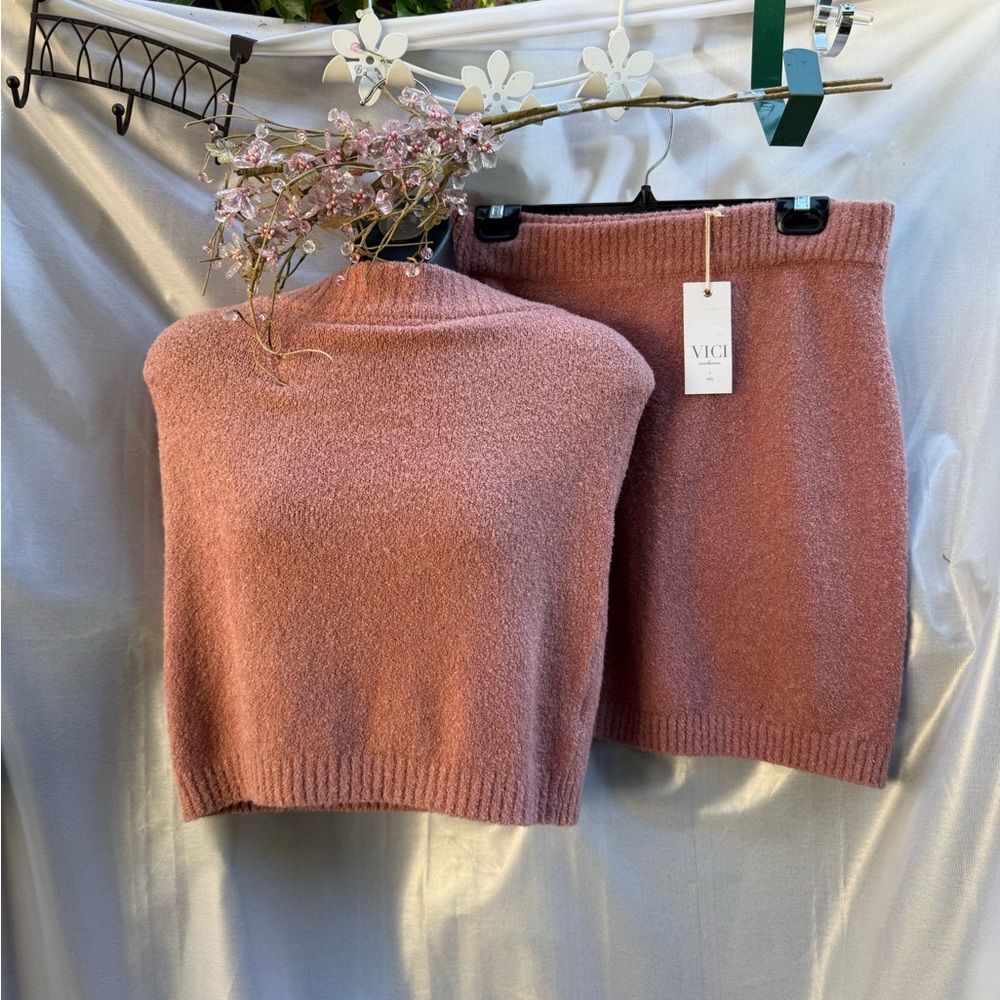 NWT ⭐️ VICI knit PENCIL XL Caramel color. New Nordstroms USA sz XL
